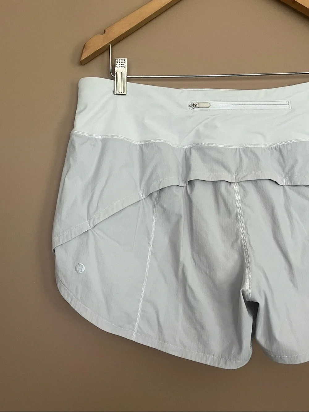 {Lululemon} Speed Up Short Long Inseam Updated Fit in White - Womens 12